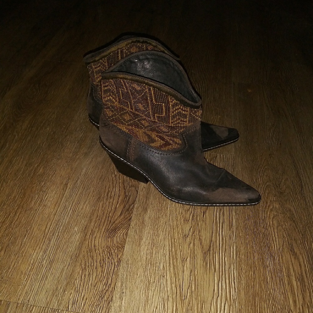 Donald J Pliner 👢